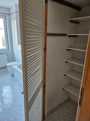 Bad mit Einbauschrank