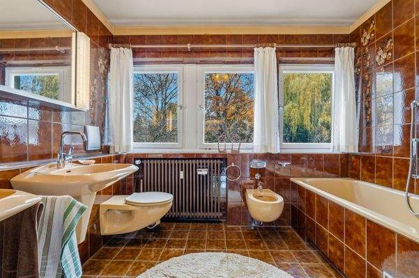 Badezimmer im Obergeschoss