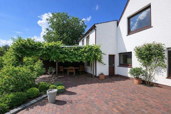 Weinlaube auf der Terrasse