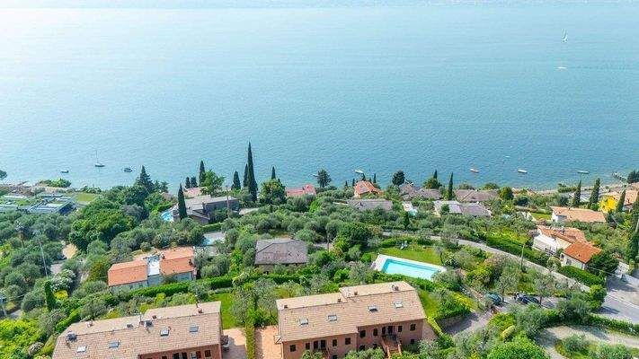 Foto-80 Residence drone lago 2.jpg