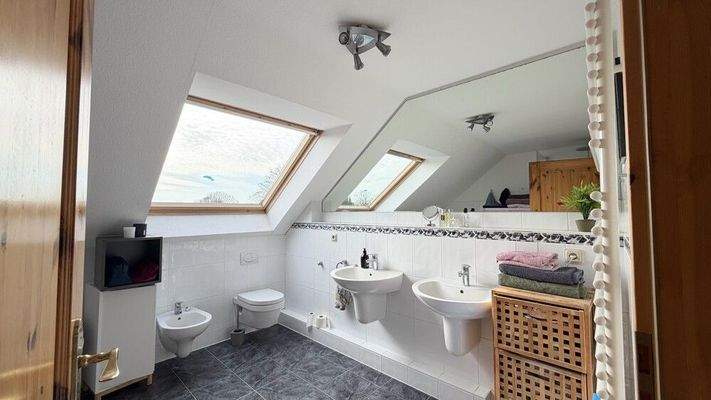 Badezimmer im Obergeschoss