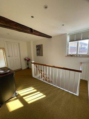 Flur mit Treppenhaus DG