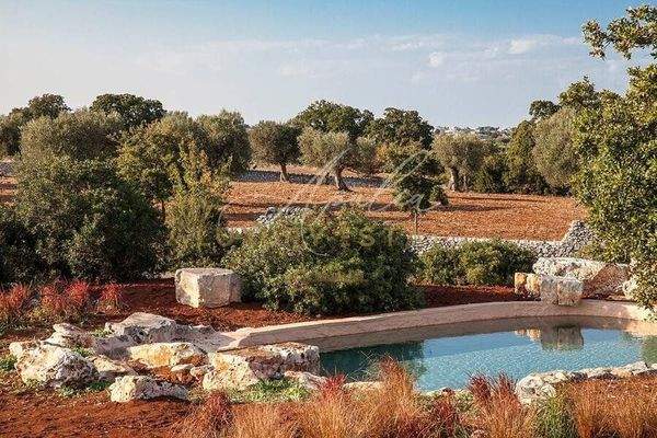 Trulli aus dem 17. Jahrhundert mit Pool