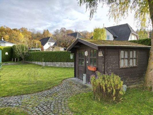 ...praktischer Gartenhütte