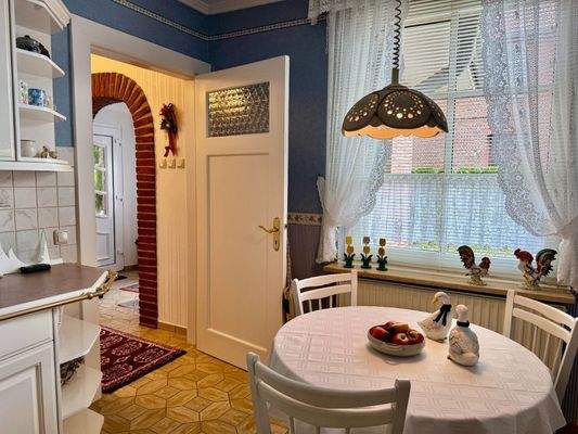 Küche mit Einbauküche im EG Ansicht 2