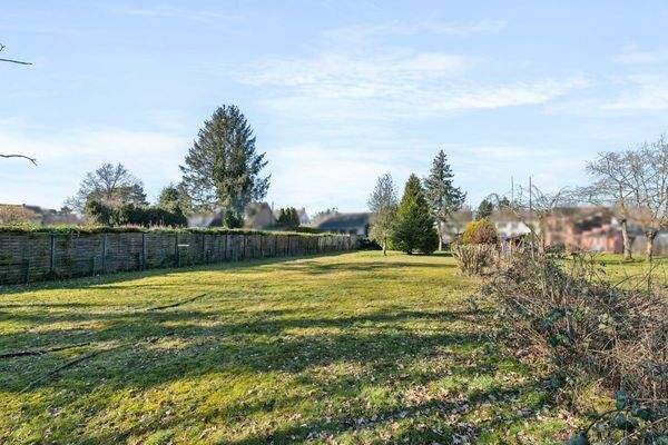 Grundstücks- und Gartenbereich