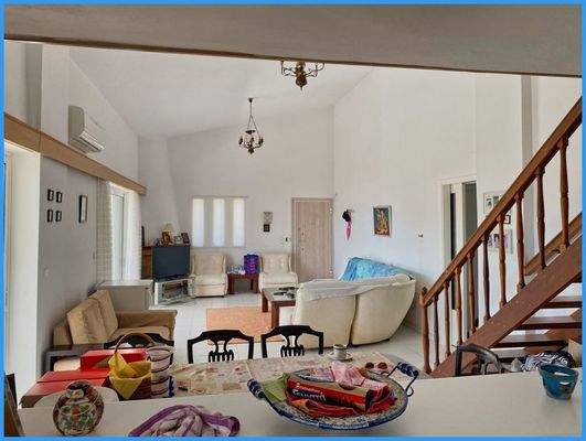 24b2555172f245a195aa8757d28738e0-original