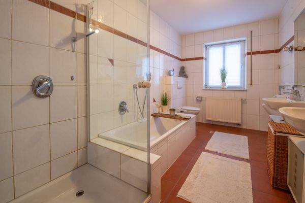 Tageslichtbad OG rechts