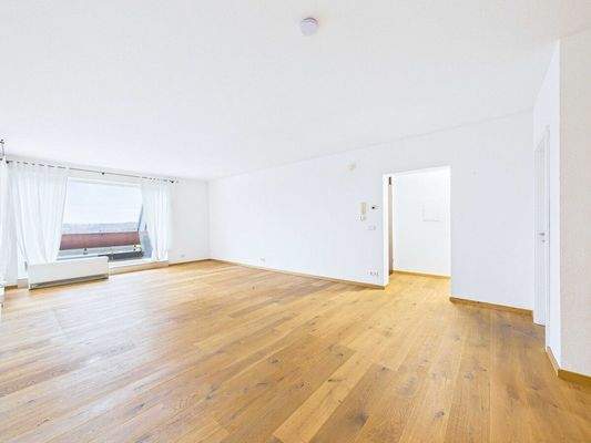 Gepflegte Wohnung mit 2 Balkone in Wallerfangen