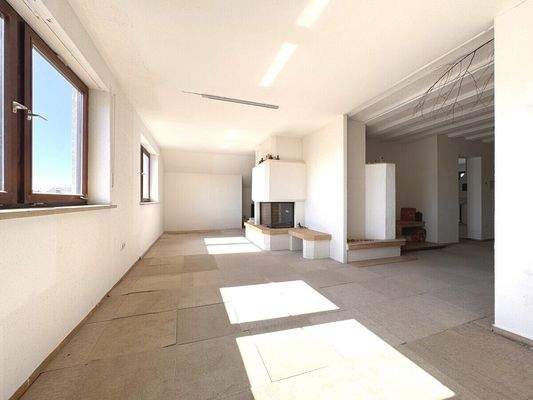 Dachgeschoss (ehemaliger Showroom für Holzöfen)