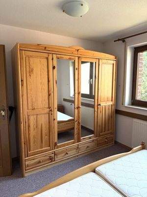 Schlafzimmer Ansicht 2