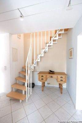 Treppenaufgang zum 2. DG