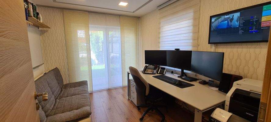 das 3. Zimmer als Büro