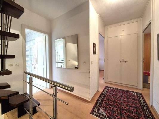Flur 1. OG