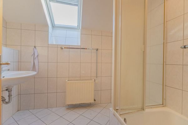 Tageslichtbad im DG mit Dusche