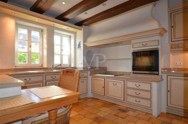 Küche im Landhausstil mit Sitzecke