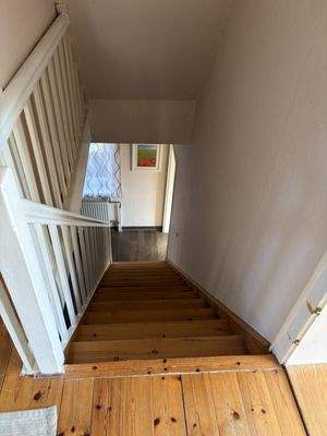 Treppe ins Obergeschoss