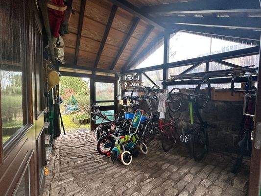 Fahrradabstellraum