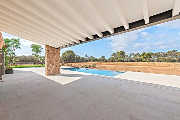 Porch & pool