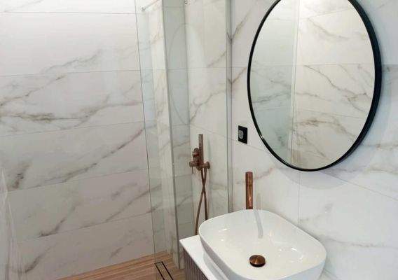 Kreta, Ligides: Großes modernes Haus in der Nähe des Agia-Sees zu verkaufen