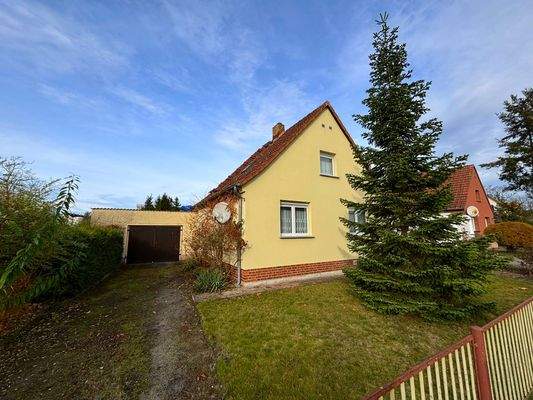 Seitenansicht inkl. Garage