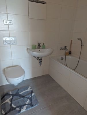 Bad mit Wanne