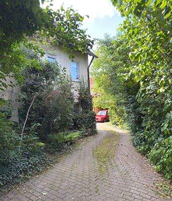 Zufahrt zu den Garagen