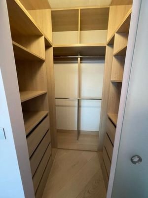 Begehbarer Schrank