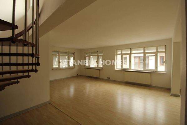 Duplex 4-Bedroom Flat 350 m off Sea in İstanbul Beyoğlu