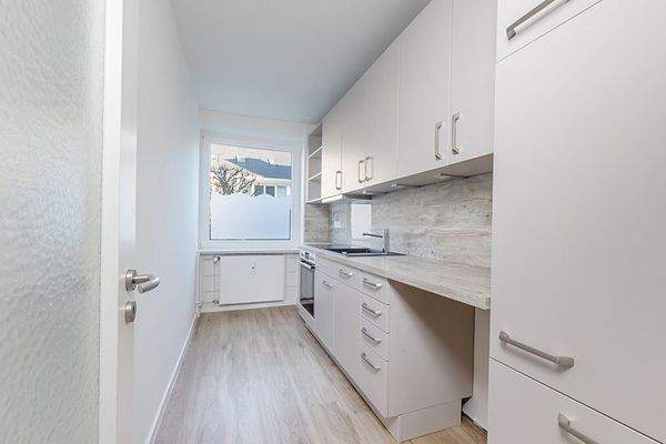 Neuwertige, moderne Küche