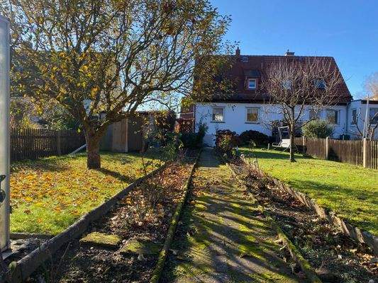 Garten in Richtung Haus.jpg