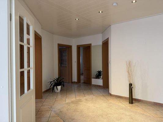 Blick in den großzügigen Flur