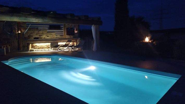 Pool-Stimmung in der Nacht