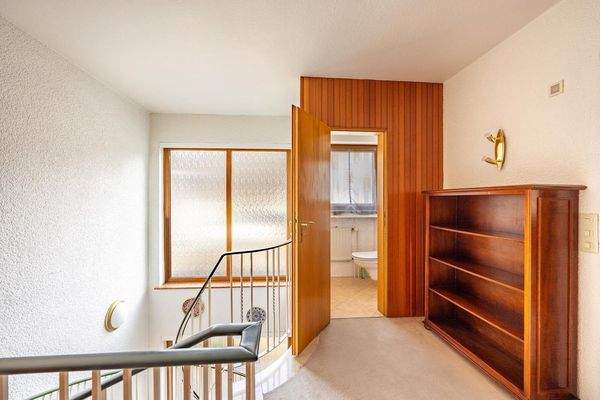 EG: Diele, Treppenhaus, Gäste-WC