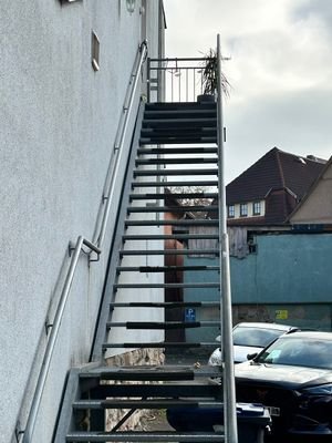 separater Aufgang zur Wohnung