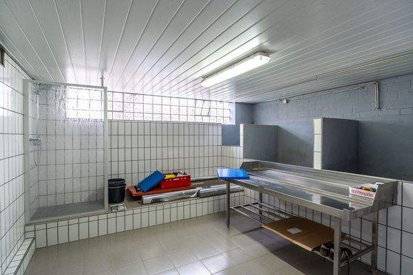 Dusche / Allzweckraum (Gewerbe)