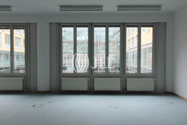 Büro Blick in den Innenhof 2. 