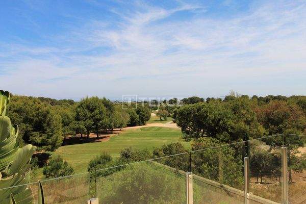 Apartments with Golf Course Views in Pilar de la Horadada