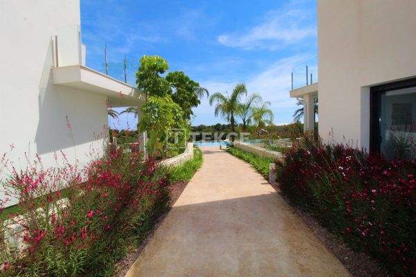 Apartments with Golf Course Views in Pilar de la Horadada