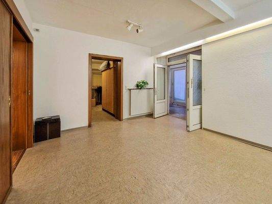 individuell nutzbares Zimmer im EG