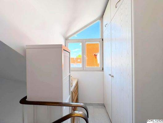 Treppenhaus zur DG - Wohnung