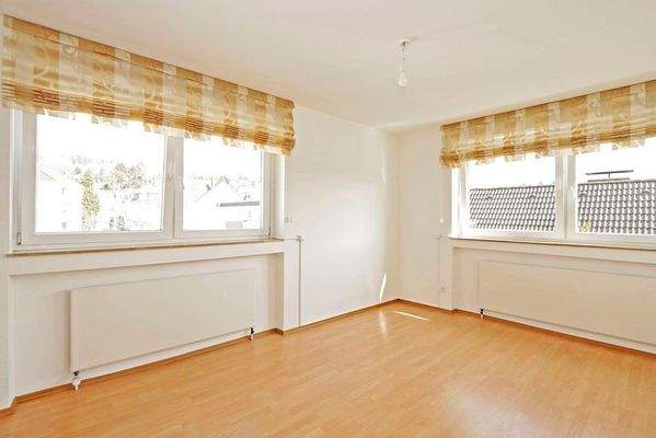 Arbeitszimmer mit viel Licht