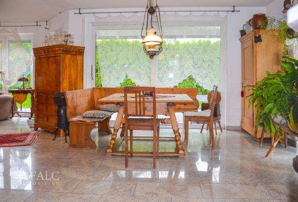 Harmonischer Essbereich im Familienwohnraum