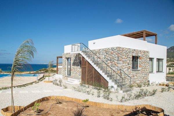 Detached Villas with Seafront Location in North Cyprus Girne