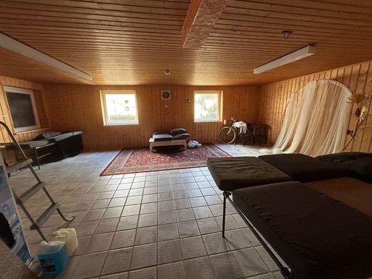 Raum Untergeschoss Gewerbe