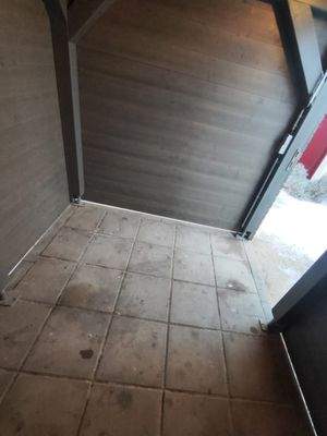 Gefliester Eingangsbereich