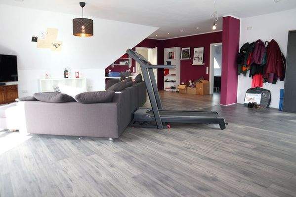 Wohnzimmer mit mögl. Küche