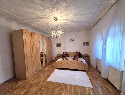 Schlafzimmer Ergeschoss