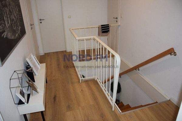 Treppe und Flur OG