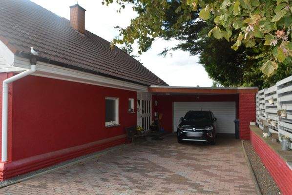 Garagenzufahrt/Eingangsbereich